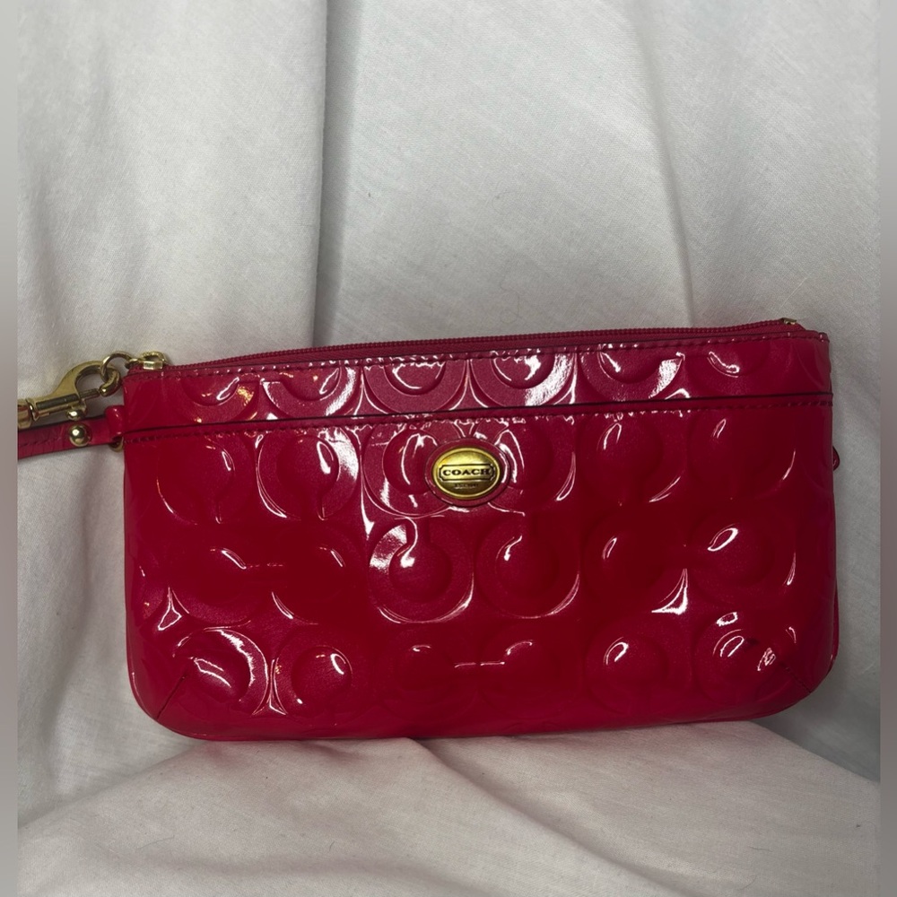 COACH Peyton Signature Embossed Patent Leather Hot Pink Wristlet Clutch Auth GUC - Picture 6 of 15
